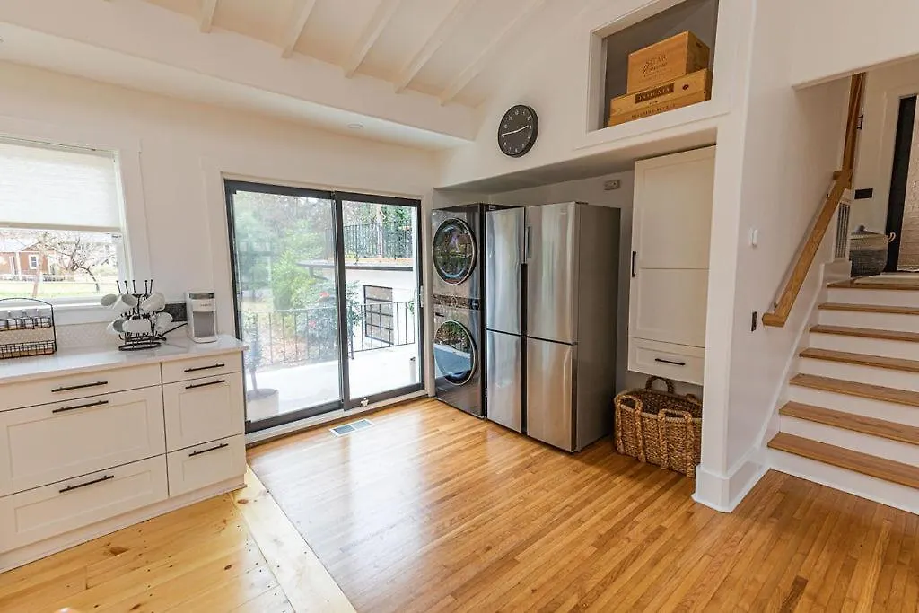 Linda House-Stunning Home In Charlotte 0*,  United States
