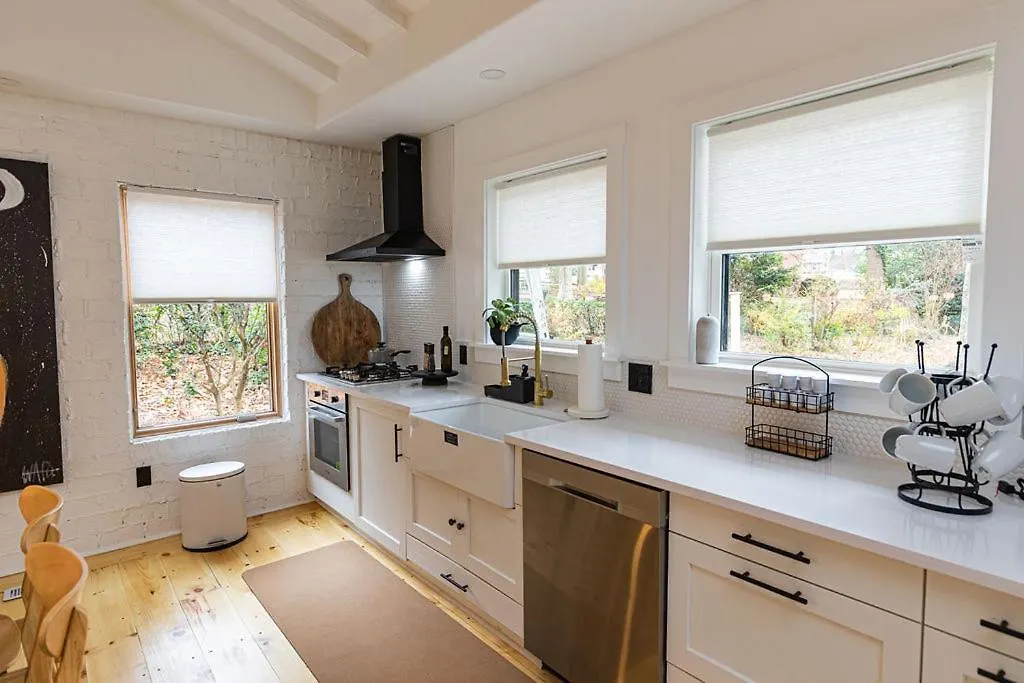 Linda House-Stunning Home In Charlotte